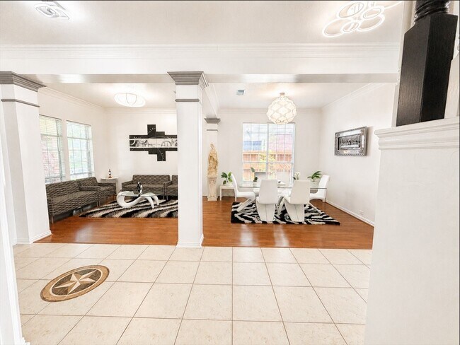 5507 Cranston Ct