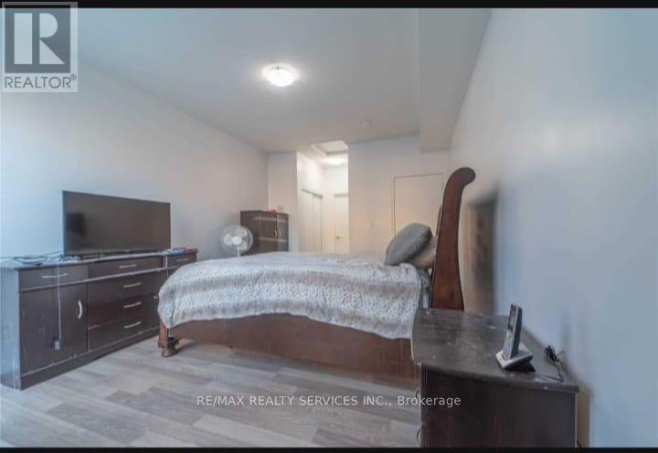 Photo - 11 Falaise Rd