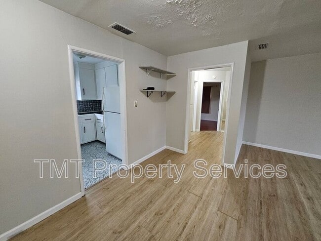 Photo - 137 W. Third St.