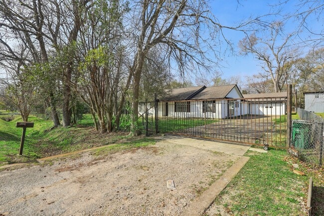 3919 Galway Ln