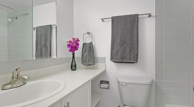 Photo - Ilikai Unit 01108