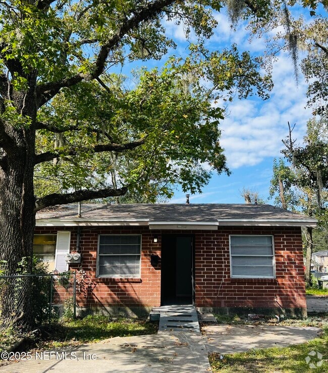 Building Photo - 3638 Lionell St Rental