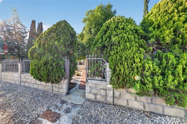 Photo - 11407 Delano St