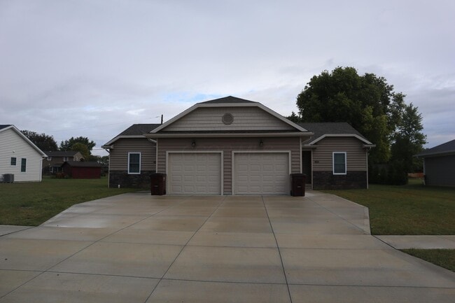 Building Photo - 132 Halliday Wy Rental