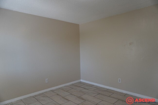 Photo - 6005 Nogal Ave Unit 6005 Nogal #D