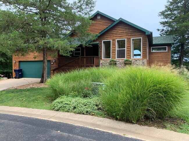 Photo - 216 Weiskopf Way