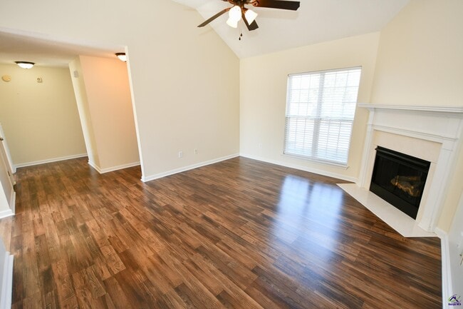 Photo - 337 Tyson Glen Dr