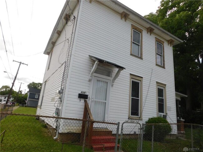 Photo - 606 1/2 Mason St