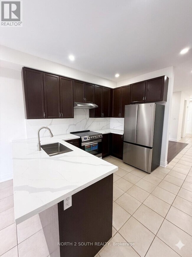 Photo - 2271 Whitewood Cres
