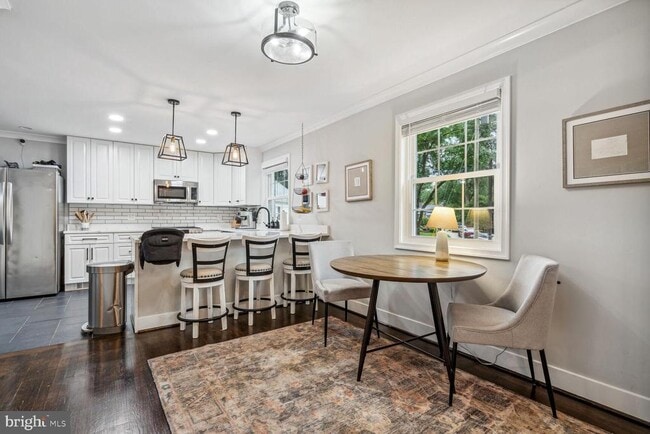 Photo - 2502 Duxbury Pl