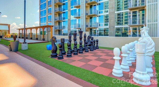 Photo - 640 N Church St Unidad C4