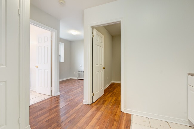 Photo - 40 Lambton Ave