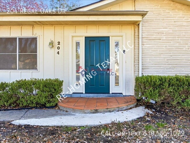 Photo - 204 Regal Oaks Dr