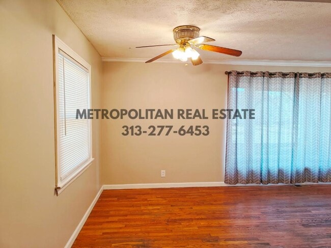 Photo - 5839 Helen St