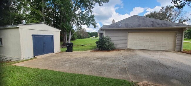 Building Photo - 106 Overlook Dr