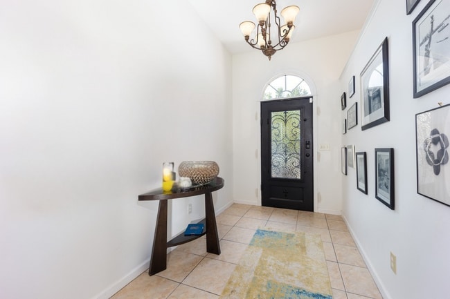 Photo - Charming 3 Bedroom , 2 Bath Country Home with Lake Views