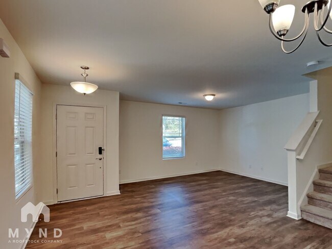 Photo - 246 Spark St