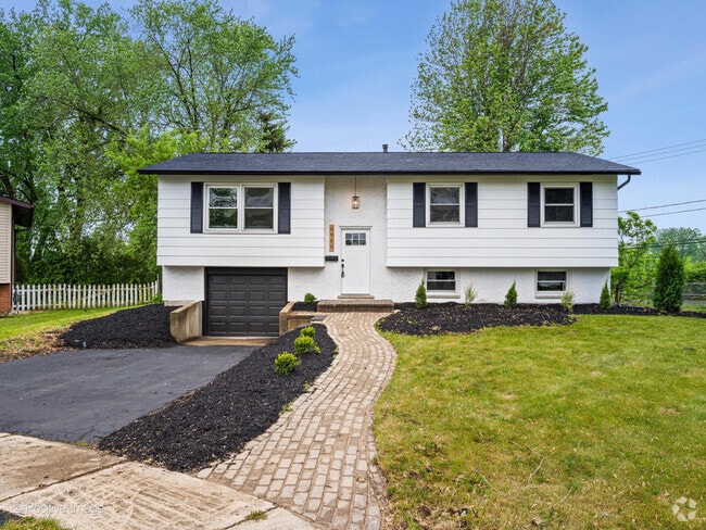 Building Photo - 6950 Longmeadow Ln Rental