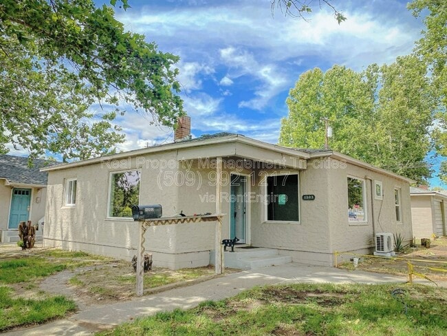Building Photo - 1303 W Shoshone St