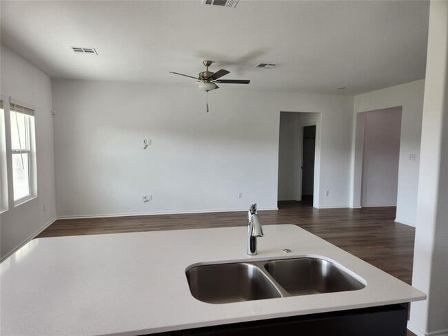 302 Sebring Cir