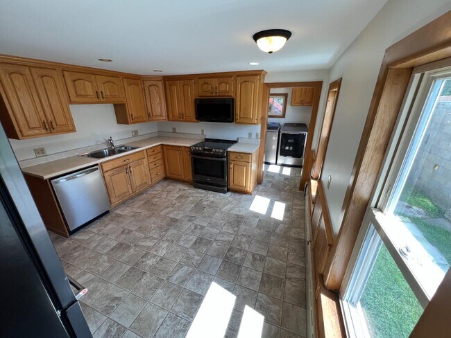 Photo - 157 Wakefield St