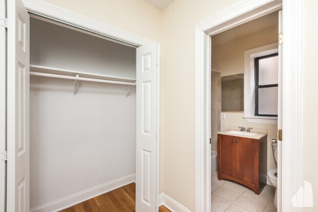 Photo - 1340 N Dearborn St