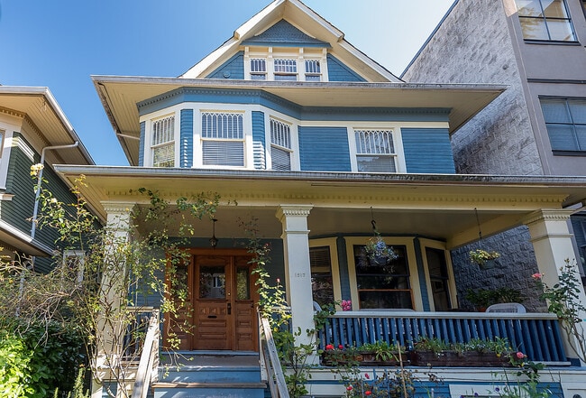 Photo - 1517 Comox St Unit 7