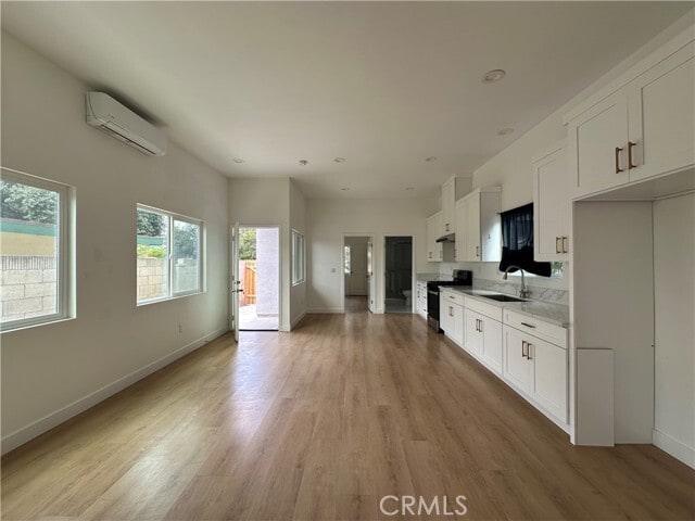 Photo - 1231 Oak St