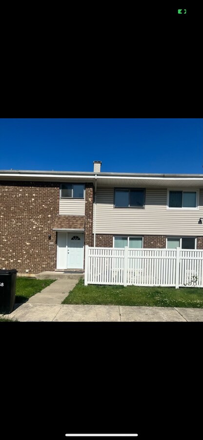 Photo - 911 White Oak Ln Townhome