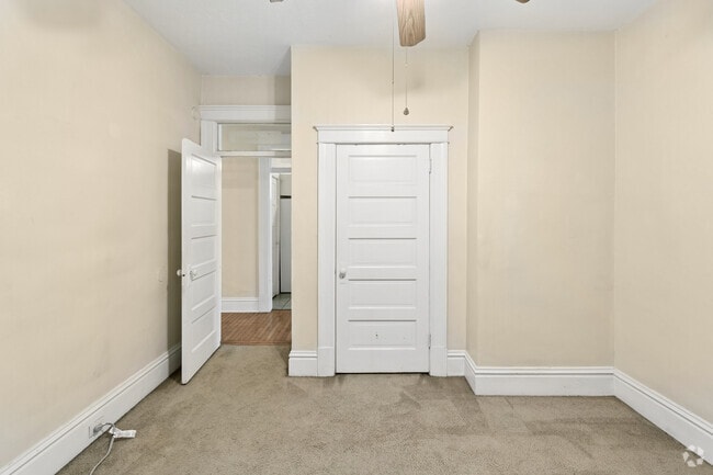 2BR, 1BA - 1,100SF - Bedroom