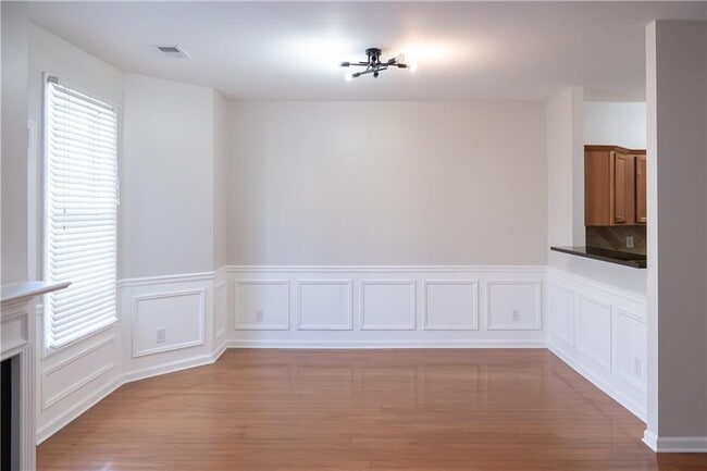 Photo - 3090 Branham Dr