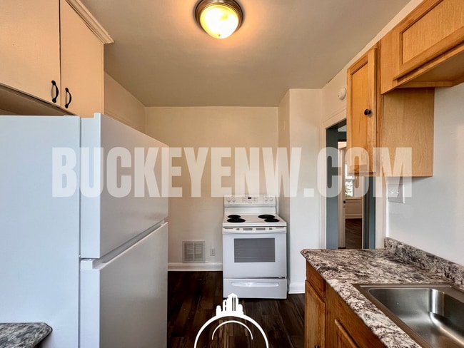 4158 Mayfield Dr Unit Upper