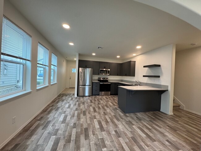 1182 S 43rd Pl