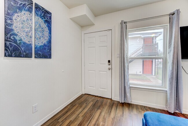 Photo - 2720 Truxillo St Unit 5