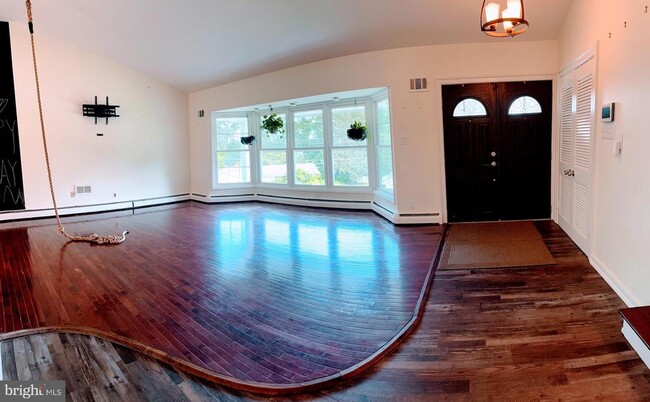 Building Photo - 536 Cardinal Dr Rental