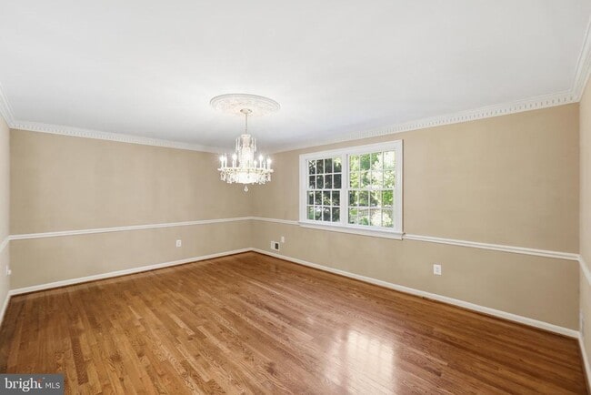 Photo - 9904 Hall Rd