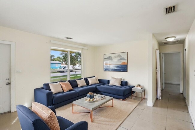 Photo - 520 NE 45th St