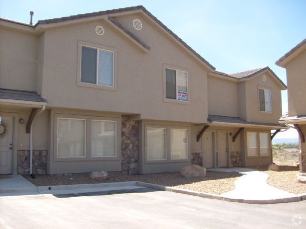 Building Photo - Trailside Townhome