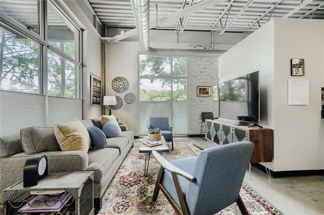 Building Photo - 5200 Peachtree Rd Unit 3208
