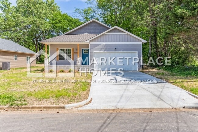 Building Photo - 1612 College St SE Rental