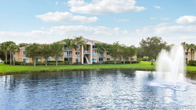 Building Photo - 121 SW Palm Dr Unit 306