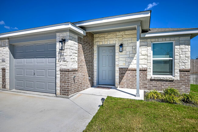 Photo - 5812 McGregor Loop Unidad 5812 B