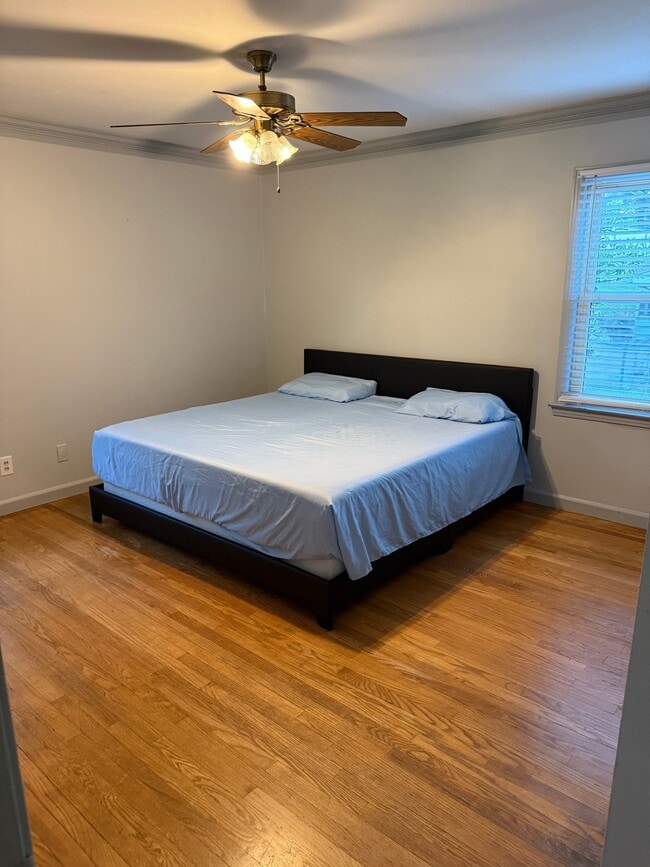 Building Photo - 212 White Oak St