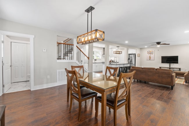 Photo - 405 Pine Ave