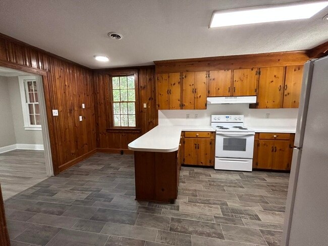 Photo - 411 E Charlotte Ave