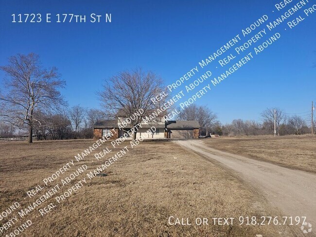 Building Photo - COLLINSVILLE COUNTRY LIVING! Rental