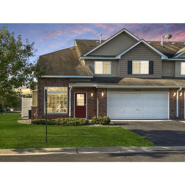 Building Photo - 16421 Elm Creek Ln