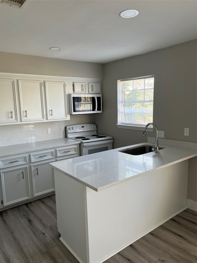 Photo - 511 Commerce St