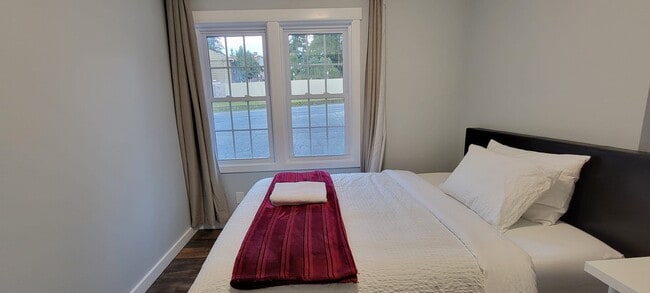 Photo - 19925 Wallingford Ave N