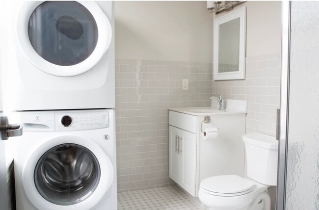 126 4th St Unit 1